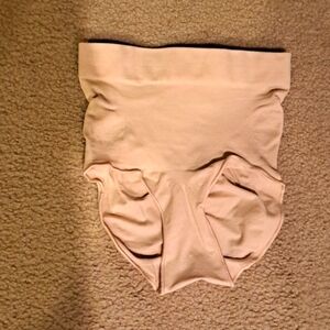 SKIMS CORE CONTROL HIGH WAISTED BRIEF. LARGE/XLARGE